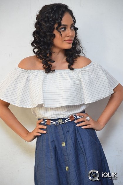 Nandita-Swetha-at-Ekkadiki-Pothavu-Chinnavada-Movie-Promotions